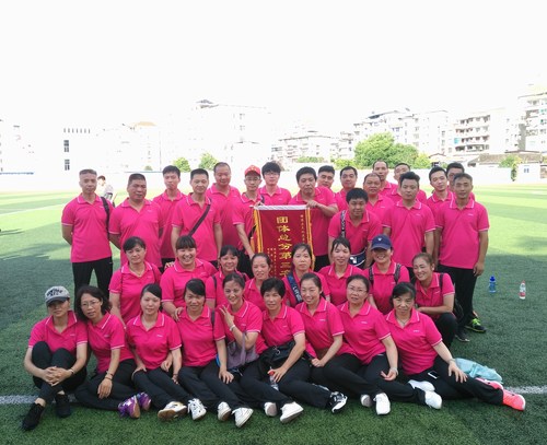 張思承：運動會現(xiàn)場2.jpg