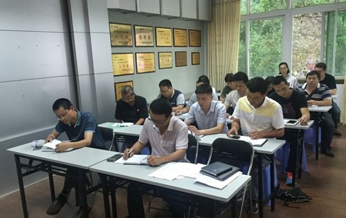 連益峰：龍巖民化工程爆破公司深入開展黨風廉政案例警示教育 (1).jpg