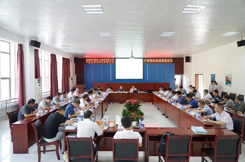 海峽科化龍巖分公司“SGR-FL型乳化炸藥生產(chǎn)系統(tǒng)”順利通過國家工信部科技成果鑒定。圖為鑒定會(huì)現(xiàn)場。鄧義楨攝.jpg