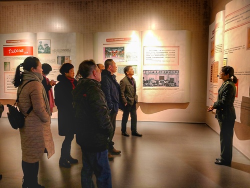 郭真豪：公司機關(guān)第四黨支部組織黨員開展紅色教育活動.jpg