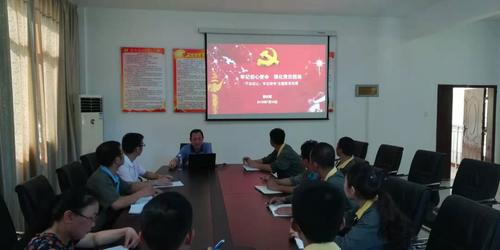 王俊欽：領(lǐng)導下基層上黨課.jpg
