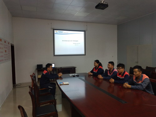詹明明-富興建設(shè)上杭分公司組織倉(cāng)管班組開展手持機(jī)使用技能比武大賽_調(diào)整大小.JPG