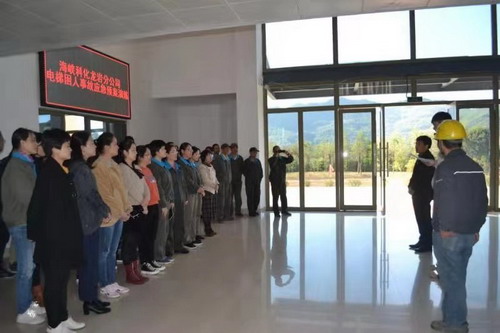 蘇艷麗：龍巖分公司開展電梯困人救援演練_調(diào)整大小.jpg