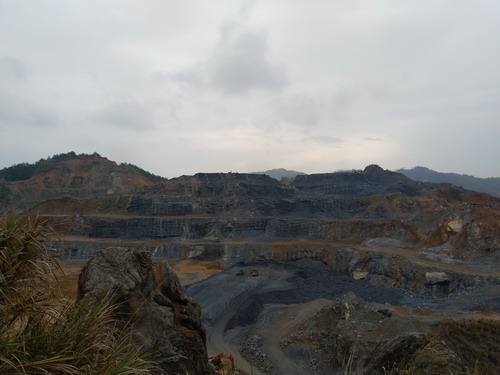 陳赫-富興建設(shè)永安項目部順利完成復(fù)工復(fù)產(chǎn)后的首次大規(guī)模爆破任務(wù)1_調(diào)整大小.jpg