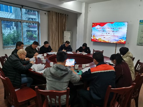 富興建設(shè)+揭麗�?海峽科化公司黨委副書(shū)記、常務(wù)副總經(jīng)理、工會(huì)主席鄭慶樟巡聽(tīng)旁聽(tīng)富興建設(shè)公司黨委理論中心組學(xué)習(xí)會(huì)~1.jpg