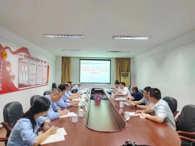 格式工廠省機(jī)電控股公司黨委副書記、總經(jīng)理董飛龍，黨委委員、副總經(jīng)理吳大文在永安雙華公�?.jpg