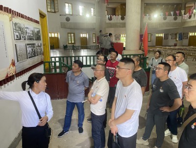 烽林連珂瑩：海峽科化公司黨委委員、副總經(jīng)理張賢鋒參加掛鉤聯(lián)系黨支部主題黨日活�?.jpg