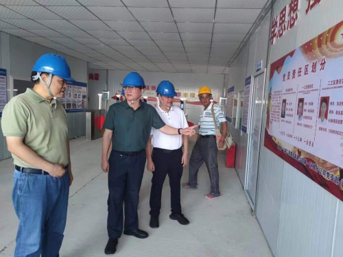格式工廠民化建設(shè) 郭建�?吳彩洪董事長(zhǎng)實(shí)地調(diào)研政永高速III標(biāo)段東坑隧道爆破工程項(xiàng)目.jpg